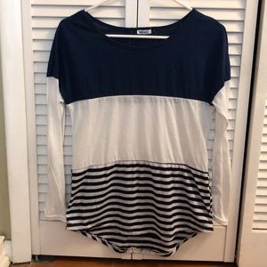 Navy/white long sleeved shirt